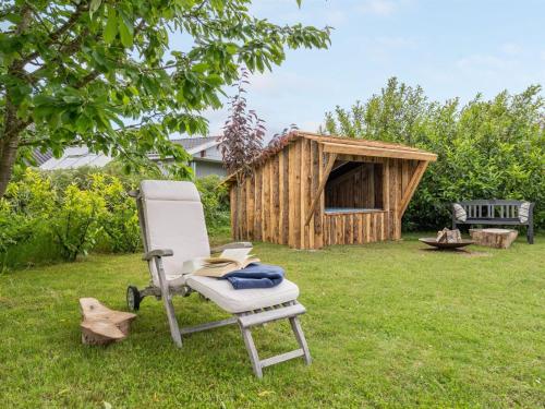Zahrada ubytování Holiday Home Evangelia - 1-2km from the sea in Lolland- Falster and Mon by Interhome