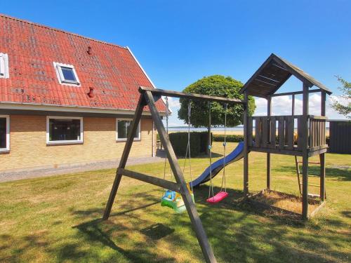 Herní místnost nebo prostor pro děti v ubytování Holiday Home Spase - 250m to the inlet in Lolland- Falster and Mon by Interhome