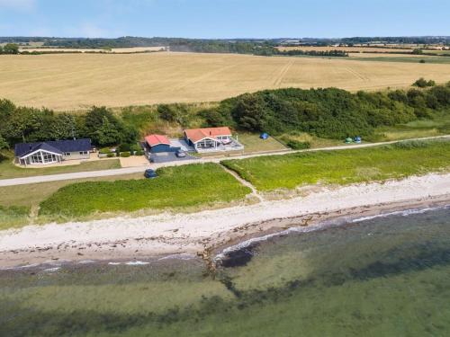 Pohľad z vtáčej perspektívy na ubytovanie Holiday Home Arnwith - 20m from the sea in Funen by Interhome