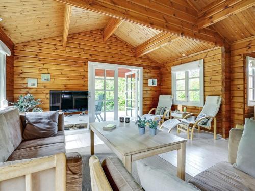 TV a/nebo společenská místnost v ubytování Holiday Home Ernestine - 500m to the inlet by Interhome