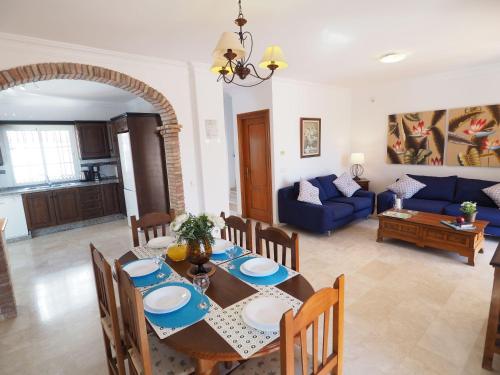 Nerja Paradise Rentals - Villa Victoria