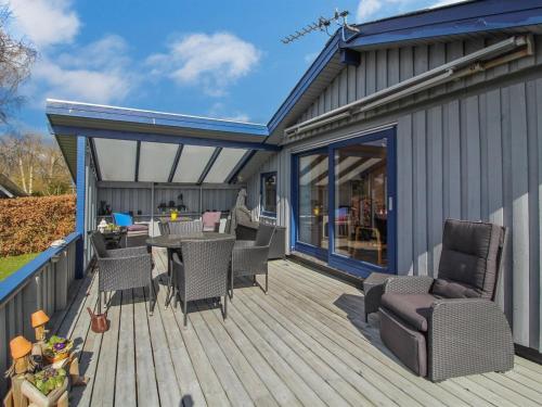 Posezení v ubytování Holiday Home Marjun - 400m from the sea by Interhome