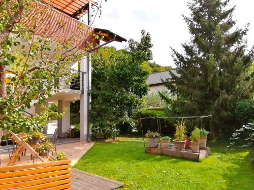 Un jardín fuera de House Stepic