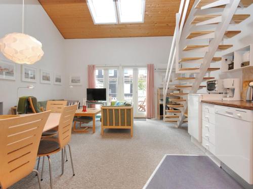 Kuchyň nebo kuchyňský kout v ubytování Apartment Stelle - 100m to the inlet in NW Jutland by Interhome