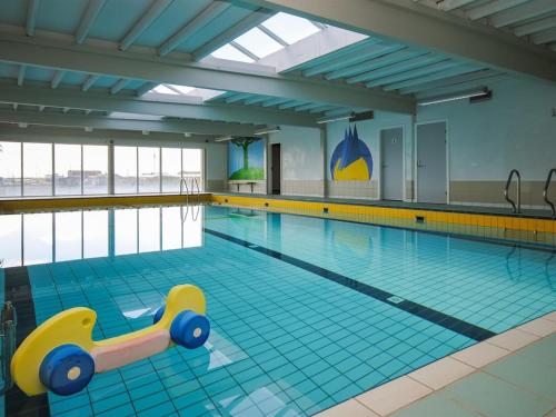 Bazén v ubytování Apartment Tofan - 100m to the inlet in NW Jutland by Interhome nebo v jeho okolí