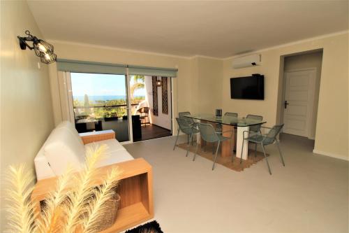 Ocean View Hydrangea - 2 Bedroom Apartment at São Rafael Beach, Albufeira