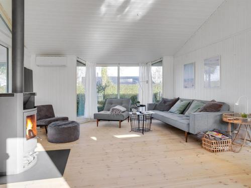 Posezení v ubytování Holiday Home Evamaria - 350m from the sea by Interhome