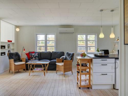 Posezení v ubytování Holiday Home Aris - 480m from the sea in Djursland and Mols by Interhome
