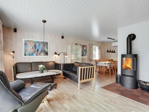 Posezení v ubytování Holiday Home Zenitha - 300m from the sea by Interhome