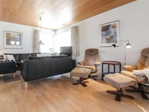 Posezení v ubytování Holiday Home Heilgard - 500m from the sea by Interhome