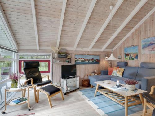 Posezení v ubytování Holiday Home Snari - 400m from the sea by Interhome