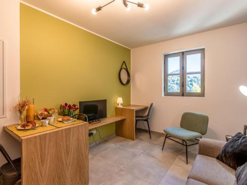 TV a/nebo společenská místnost v ubytování Apartment Padova T2 by Interhome