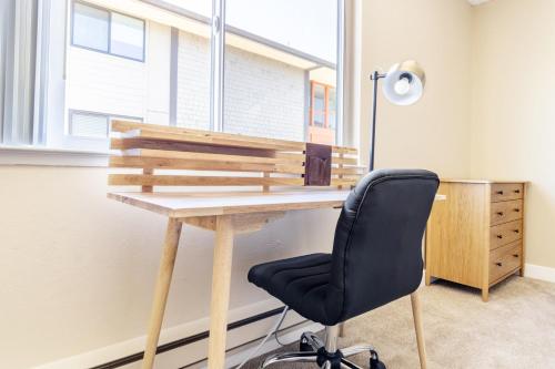 an office with a desk and a chair at Foster City 2BR w Gym Pool WD nr highways SFO-566 in Foster City