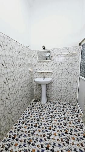 Bilik mandi di Aloe Vera villa