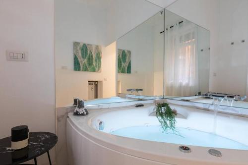 Romantic Jacuzzi Suite Trastevere