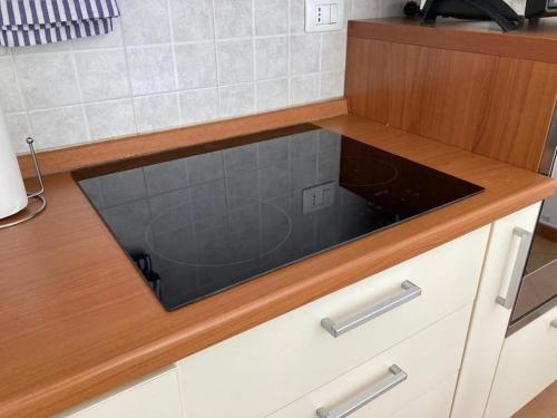 A kitchen or kitchenette at La Casina di Forte