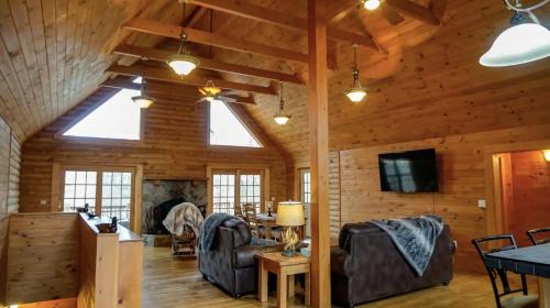 Bhattimore Cabin Custom Log Home – Photos 2