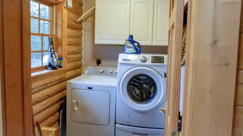 Bhattimore Cabin Custom Log Home – Photos 3