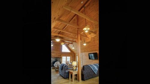 Bhattimore Cabin Custom Log Home – Photos 4