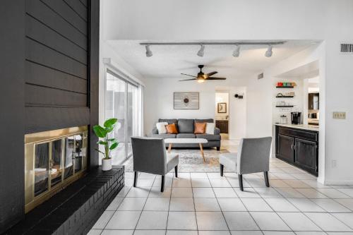 Condo at the Bell Air – Photos 2