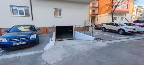 Φωτογραφία από το άλμπουμ του Luxury apartment private parking self check-in54 στην Κραϊόβα