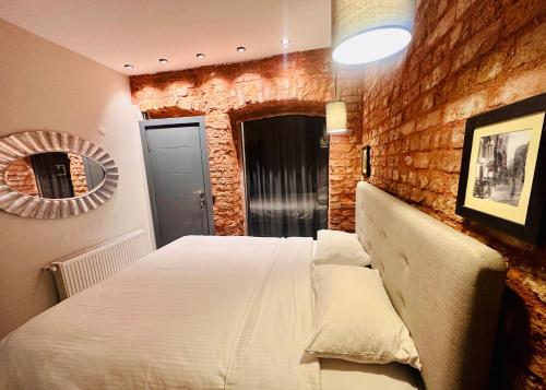 Ein Bett oder Betten in einem Zimmer der Unterkunft Taksim apartment