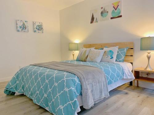 Ein Bett oder Betten in einem Zimmer der Unterkunft @ Marbellalane - Neat Modern Home in South SF