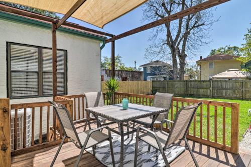 Stunning Jacksonville Getaway with Backyard! – Photos 2