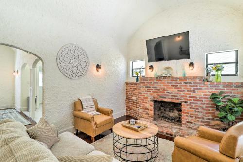 Stunning Jacksonville Getaway with Backyard! – Photos 4