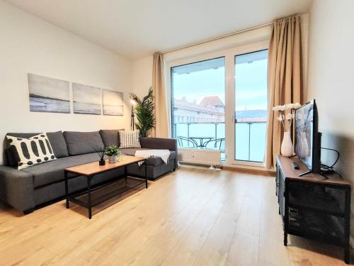 Brand new - FREE parking - balcony with city VIEW - Central shopping mall