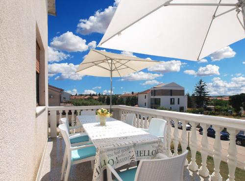 Apartments with parking space Fazana - 20637