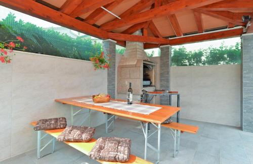 Apartments with parking space Valbandon, Fazana - 20648
