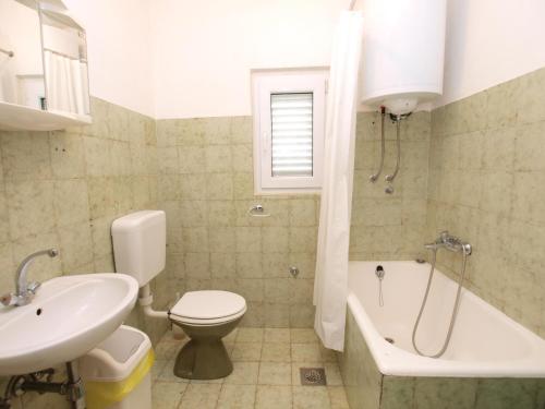 Apartments with parking space Medulin - 20735