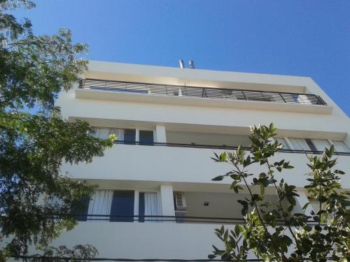 Το κτήριο όπου στεγάζεται  το διαμέρισμα