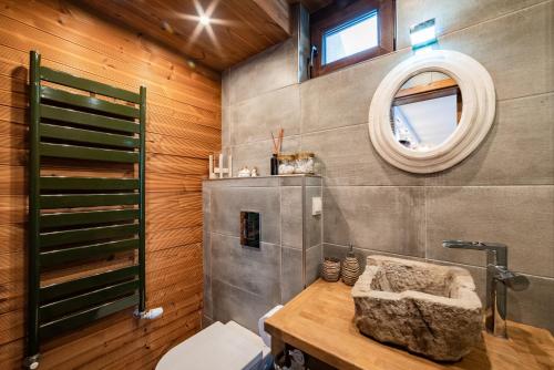 A bathroom at Le Rendezvous Apartments New Town
