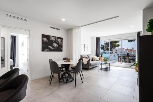 Torrequebrada sea apt by Costarentals - Ref 183
