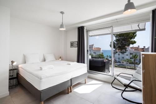 Torrequebrada sea apt by Costarentals - Ref 183