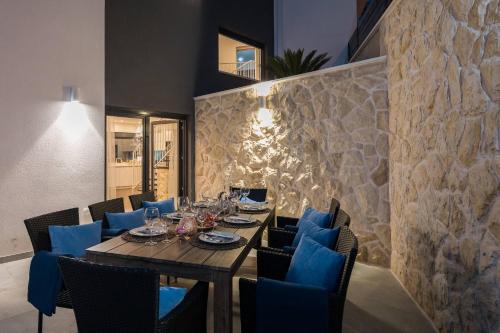 Villa Salt - 10 people, heated pool, Trogir, near beach & Split airport