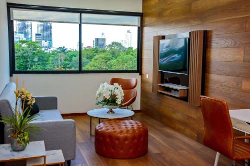 Ruang duduk di TRYP by Wyndham Santa Cruz