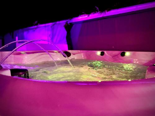 Фотография из галереи Family modern 3 Bed Hot Tub House in Blackpool в Блэкпуле