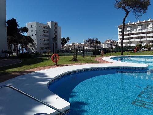 New Studio Calahonda, Pools, Garden, garage and 50 m Beach