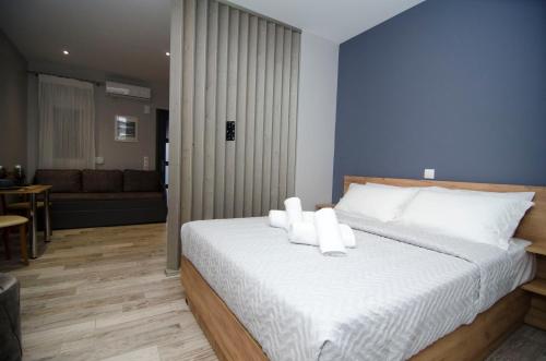 A bed or beds in a room at Studio vasiliki