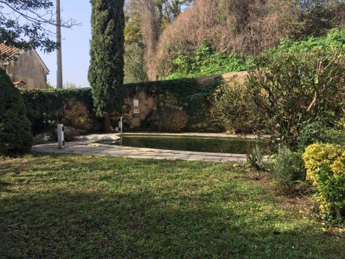 Zdjęcie z galerii obiektu Bourg sainte-croix w mieście Bourg-sur-Gironde