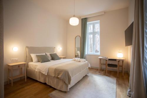 FLOK Design Apartments- Botanical Garden