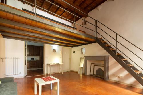 Palazzo Vecchio Apartments by Mmega