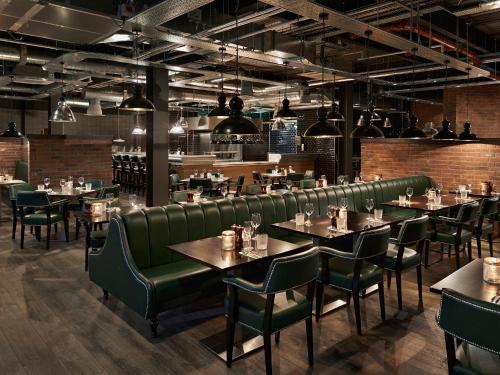 Ресторан / где поесть в Village Hotel Glasgow