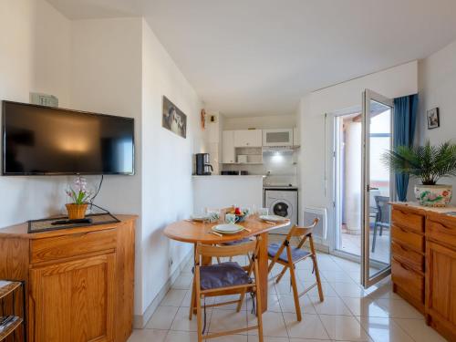 Studio Résidence Aigue Marine-2 by Interhome