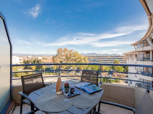 Studio Résidence Aigue Marine-2 by Interhome