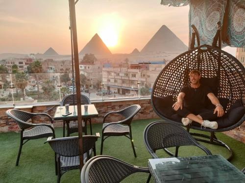 Happy Friends pyramids – Photos 2