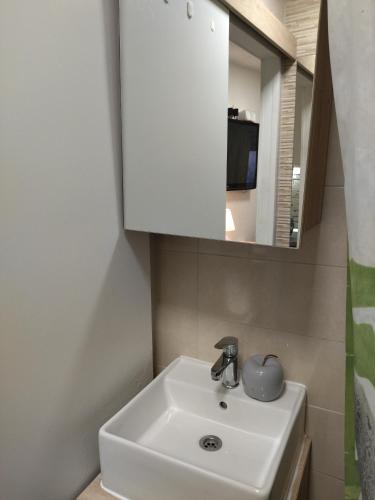 Tiny Studio in City Center Stone House